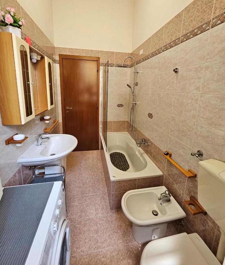 Apartment Casa Oltrepo Comoda Silenziosa E Parcheggio Interno